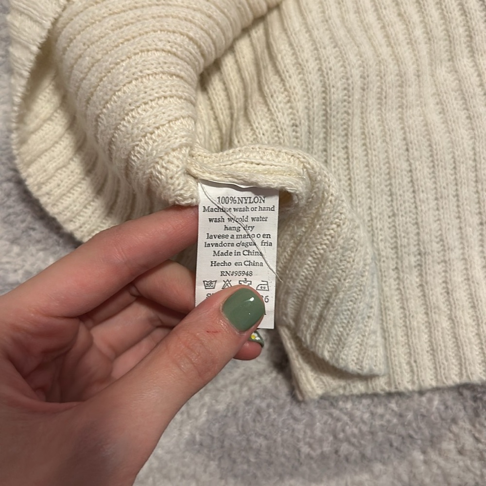 Sweater - Picture 3 of 4